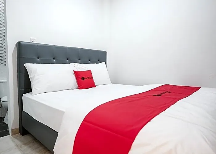 Reddoorz Near Taman Palem Hotel Jakarta